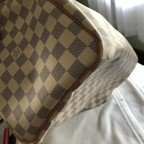 Meet your Posher, Melissa - Picture 4 of 8